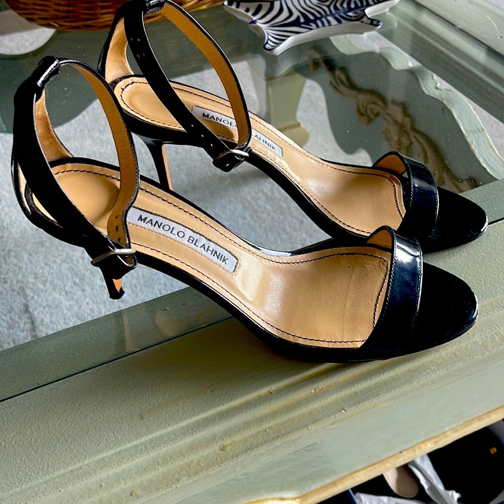 COPY - Manola blahnik black patent heals
